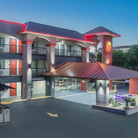 Super 8 By Wyndham Austin University/Downtown Area Exterior foto